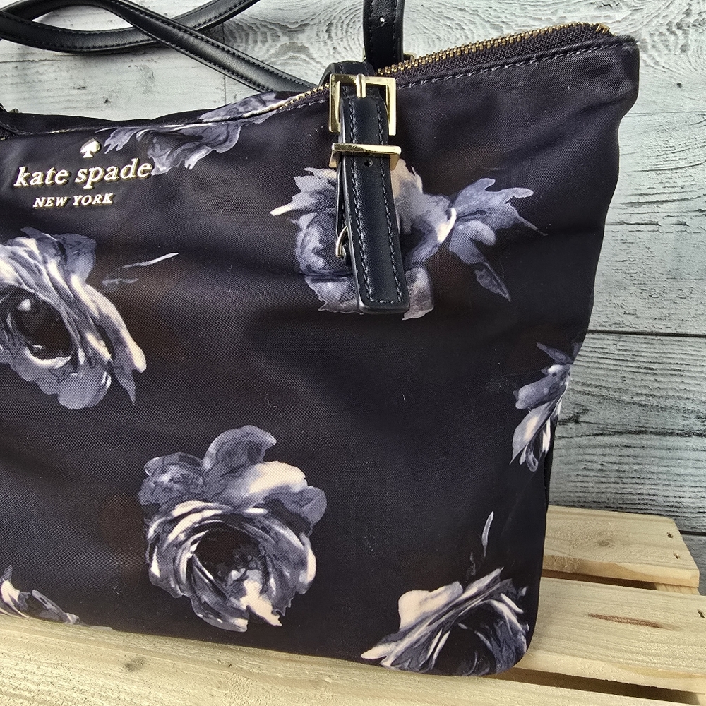 Kate Spade New York Watson Lane Small Maya Tote Bag Night Rose Floral Pattern - Picture 4 of 15
